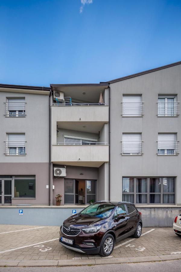 Terra 5 Deluxe Apartment On The Ground Floor With Private Parking Rijeka Buitenkant foto