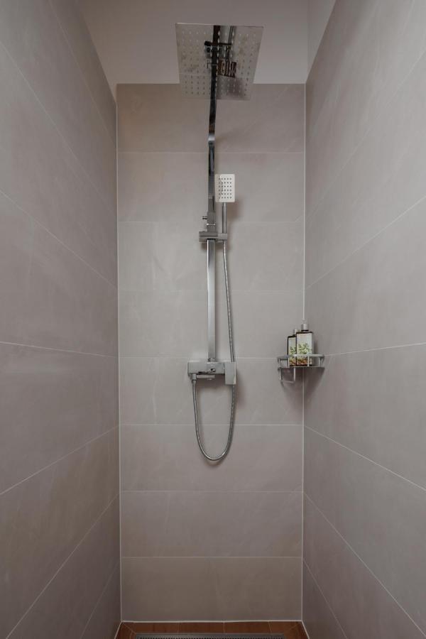 Terra 5 Deluxe Apartment On The Ground Floor With Private Parking Rijeka Buitenkant foto
